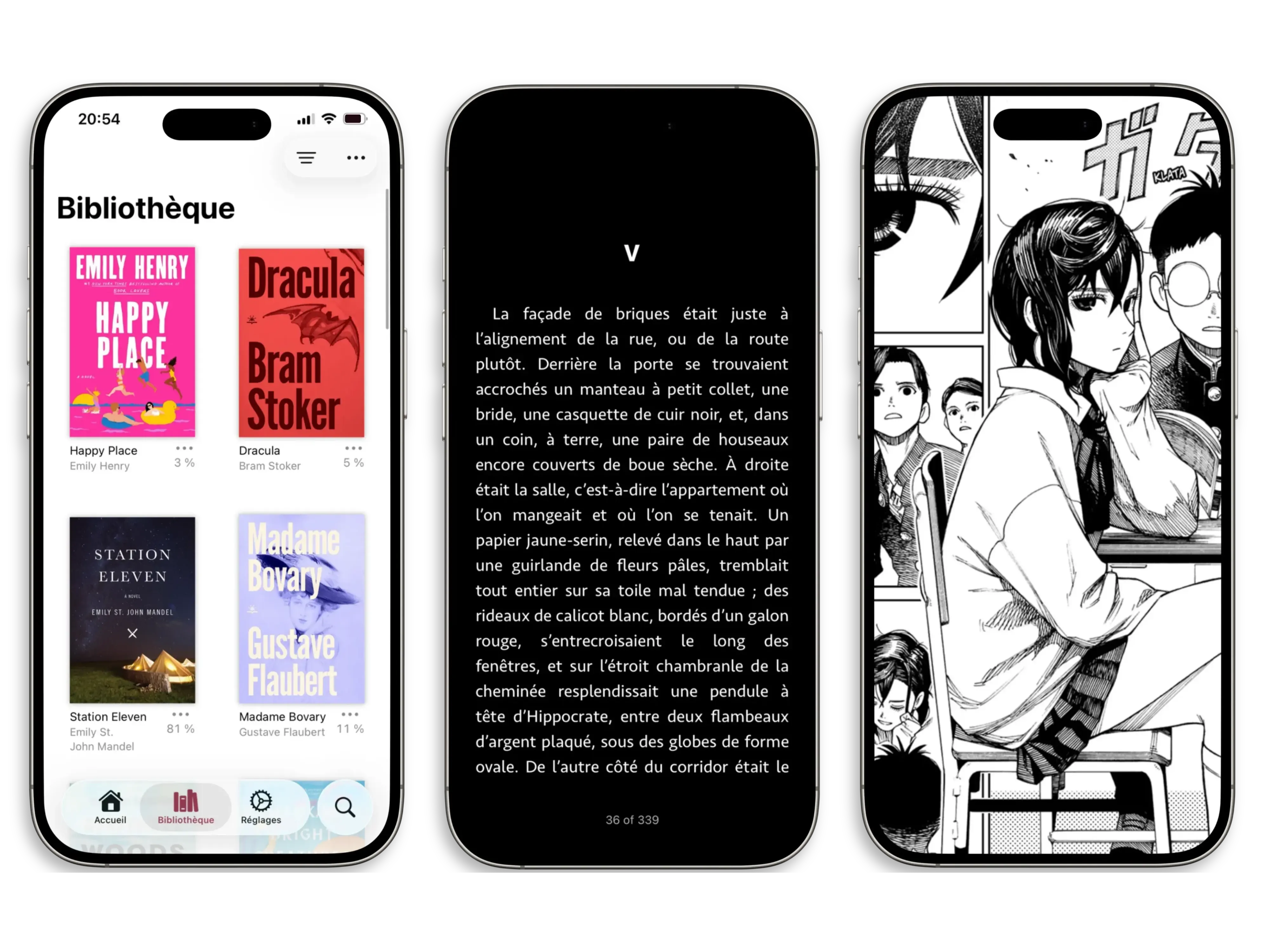 Trois téléphones sont disposés l'un à côté de l'autre. Le premier affiche la bibliothèque de l'application mobile. Le second un roman avec un thème sombre, et le dernier un manga en plein-écran.