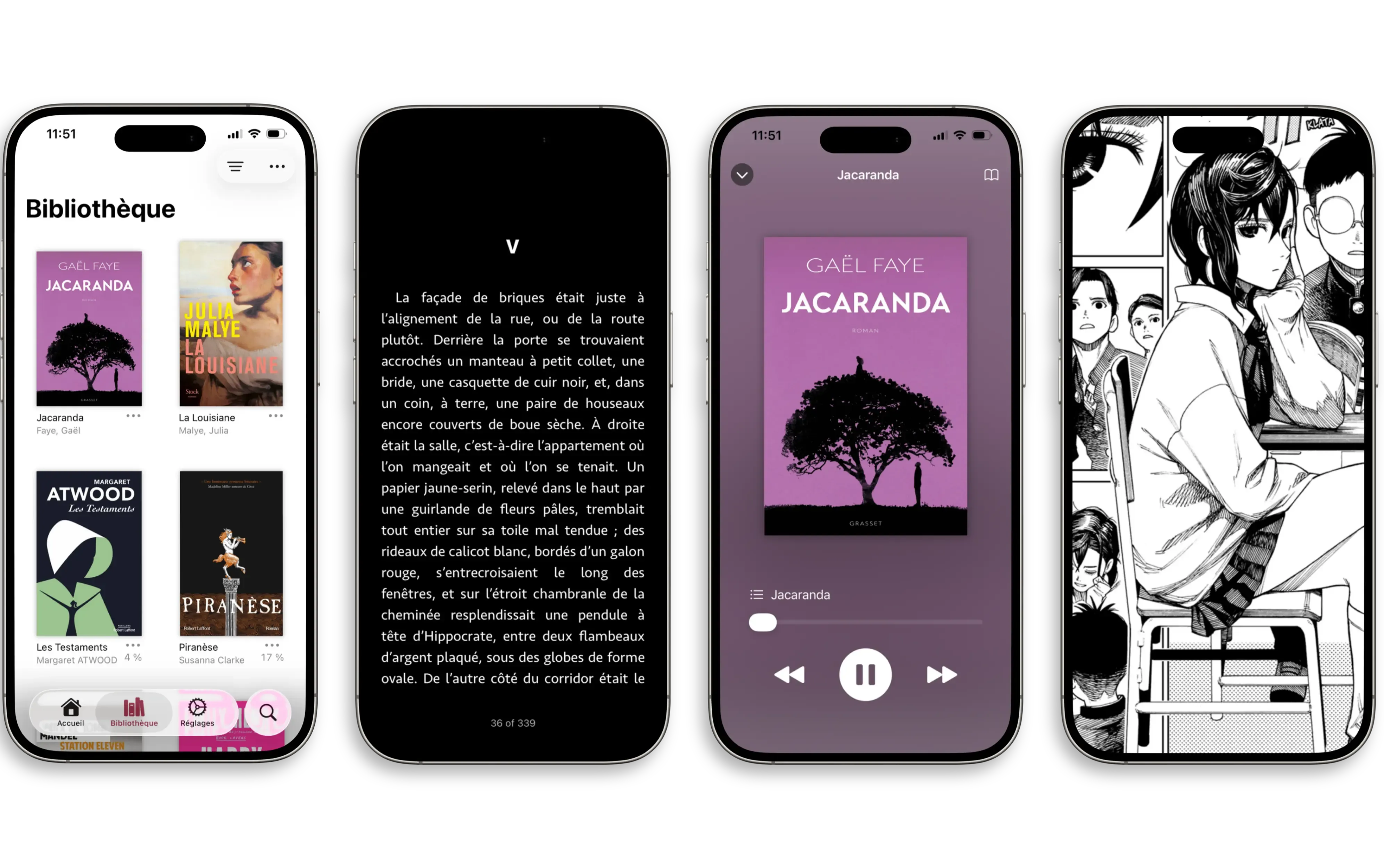 Quatre téléphones sont disposés l'un à côté de l'autre. Le premier affiche la bibliothèque de l'application mobile, le second un roman avec un thème sombre, le troisième un livre audio avec son interface de lecture, et le dernier un manga en plein-écran.