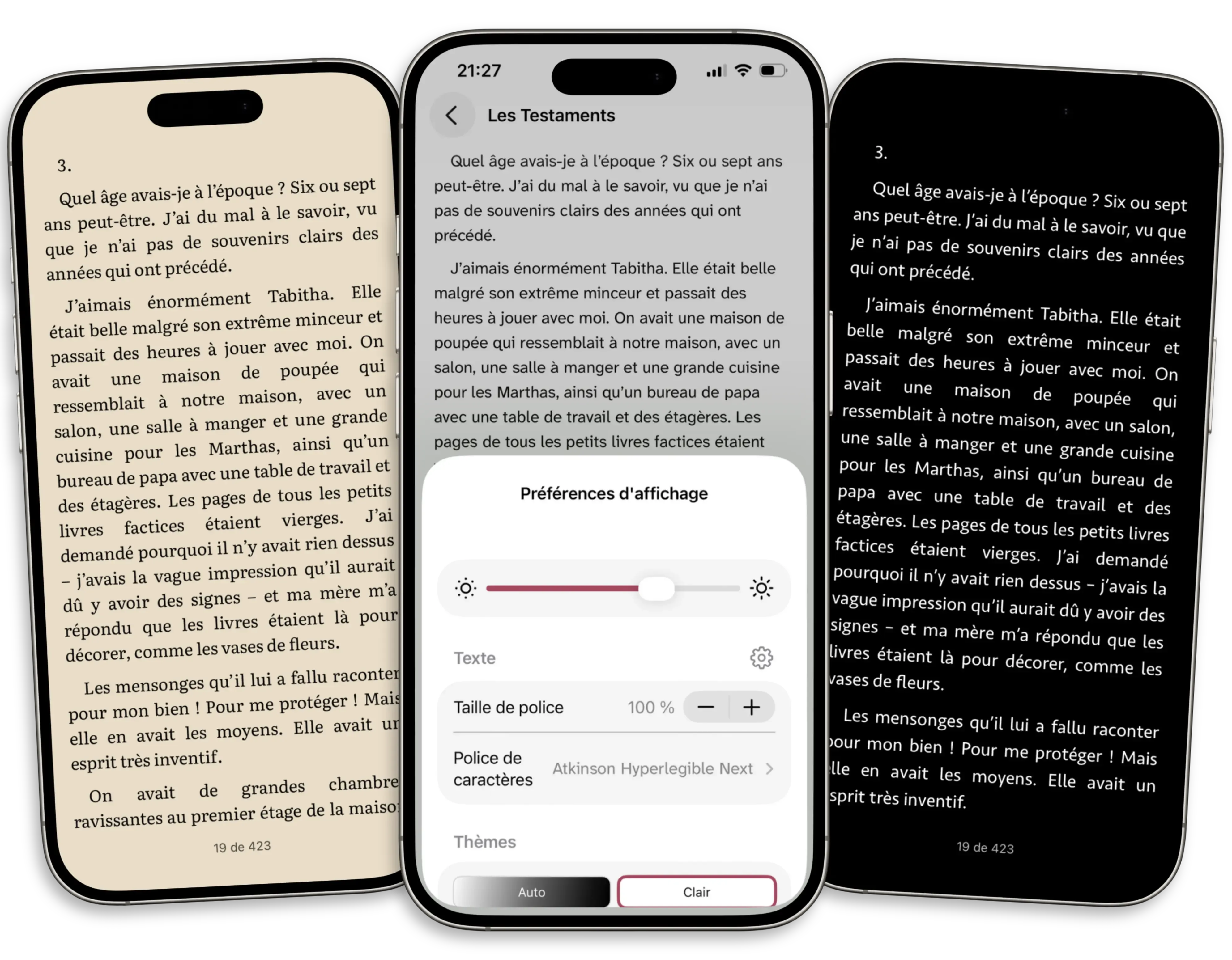 Trois téléphones illustrant les thèmes de Thorium Reader : une vue sépia, une vue claire avec le panneau de réglages d'affichage ouvert, et une vue sombre.